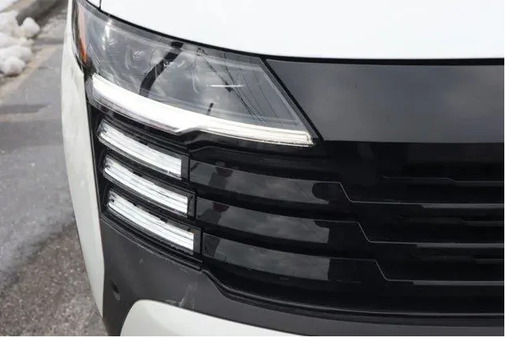 $21246 : Nissan Kicks 2025 AWD SR 4dr image 10