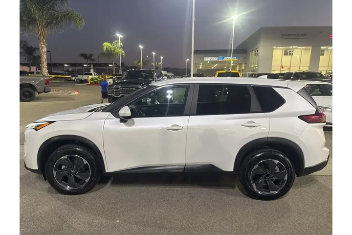 $19157 : Nissan Rogue 2024 SV 4dr Cro image 5