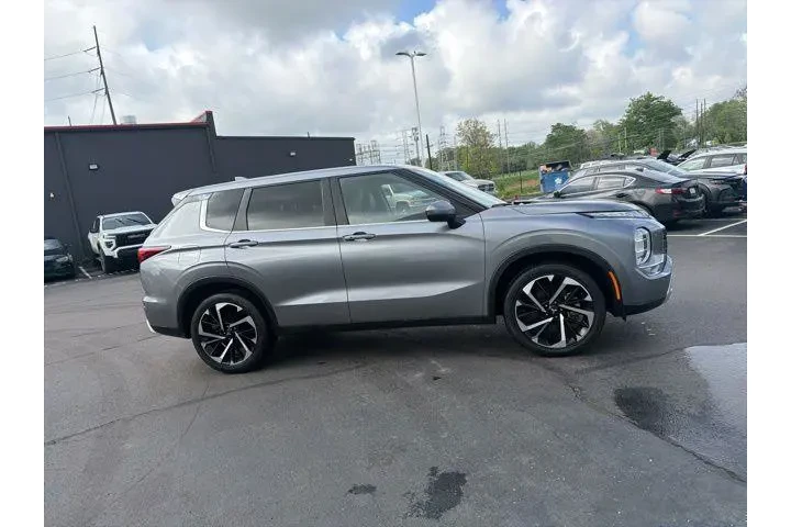$24980 : Mitsubishi Outlander 2024 AW image 4