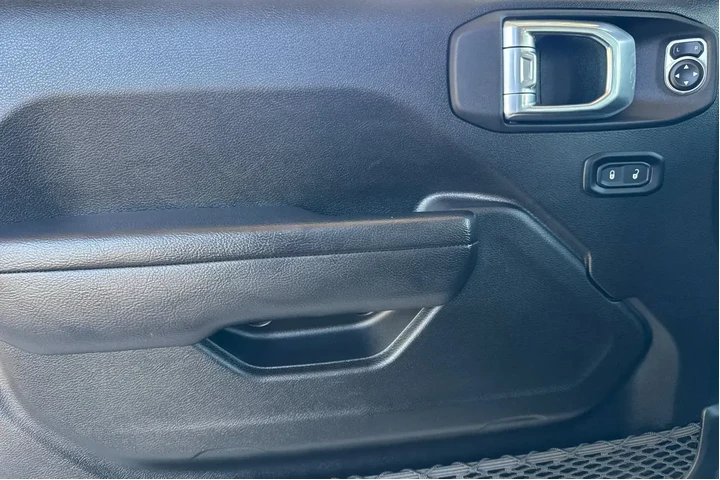 Jeep Gladiator 2022 4x4 Moja image 10