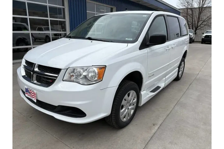 $16990 : 2017 Grand Caravan SE image 3