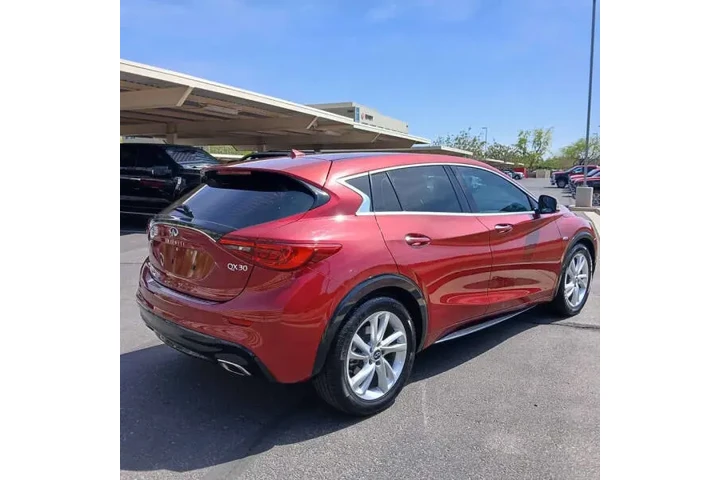 $10995 : 2017 QX30 Luxury image 6