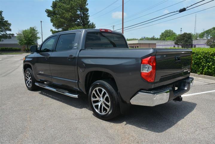 2017 Tundra SR5 image 10