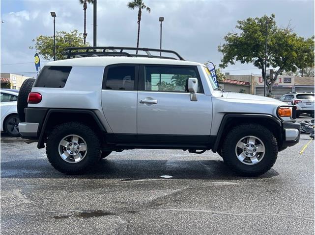 2008 Toyota FJ Cruiser Sport image 4