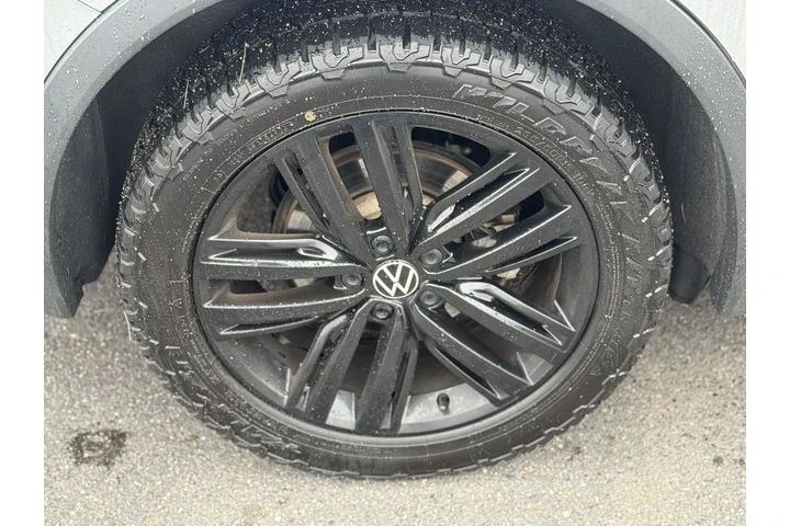 $22585 : 2022 Tiguan SE R-Line Black image 10