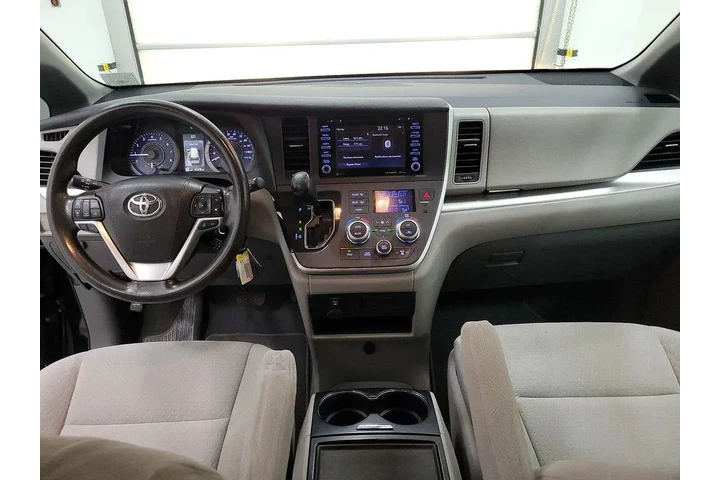 $31998 : Toyota Sienna 2020 LE 7-Pass image 9