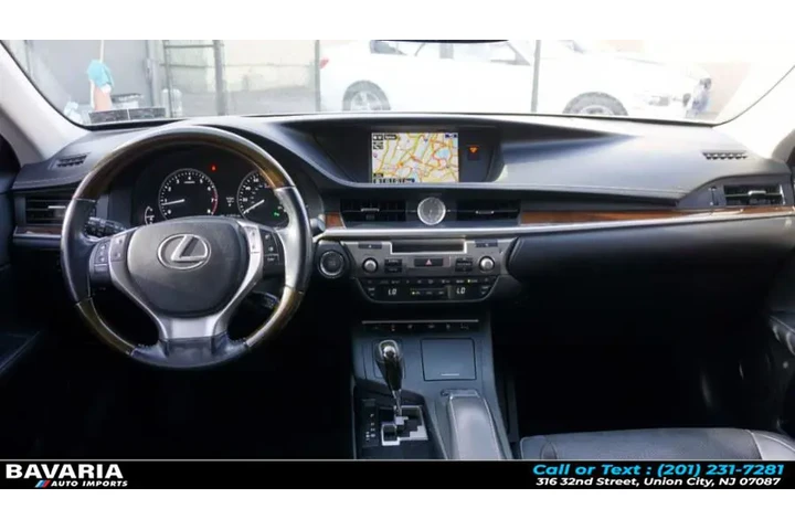 $13995 : 2015 ES 350 4dr Sdn image 9