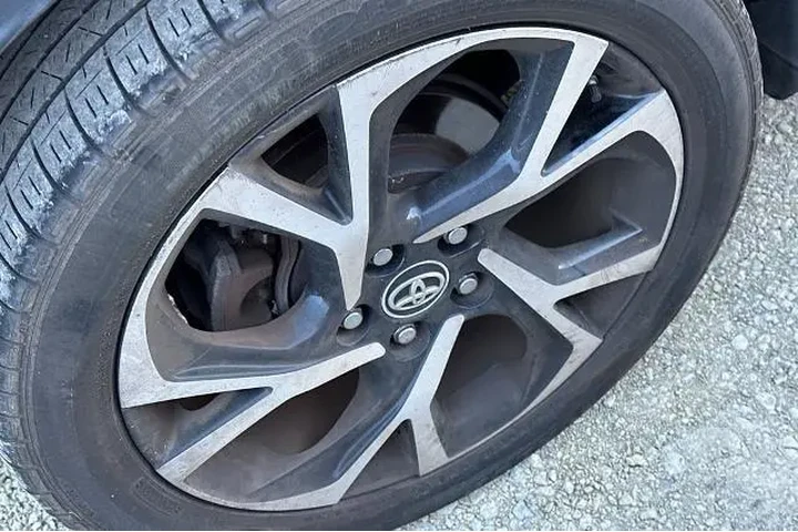 $16241 : Toyota C-HR 2018 XLE 4dr Cro image 4