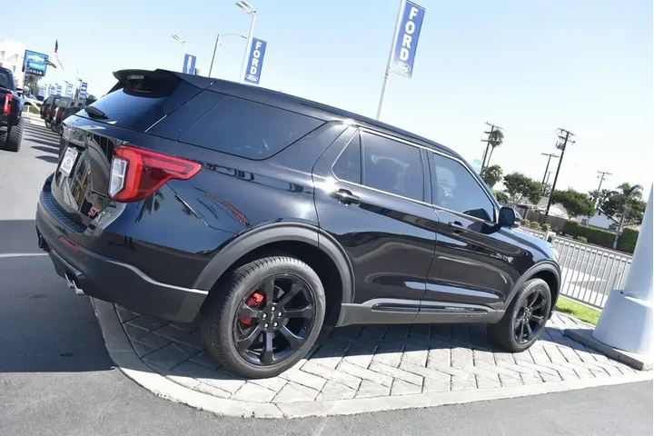 $39990 : Ford Explorer 2022 AWD ST 4d image 2