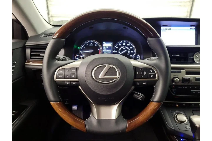 $27998 : Lexus ES 350 2016 4dr Sedan image 10