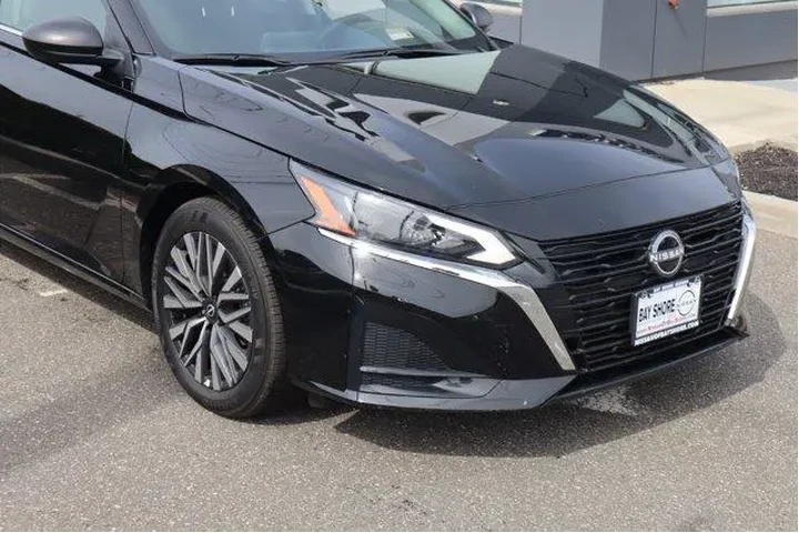 $19732 : Nissan Altima 2025 2.5 SV 4d image 4