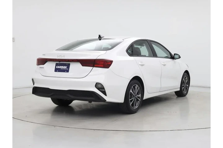 $18998 : Kia Forte 2024 LXS 4dr Sedan image 8