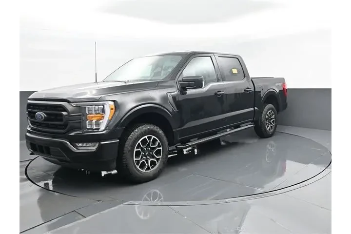 $39638 : Ford F-150 2023 4x4 XLT 4dr image 2