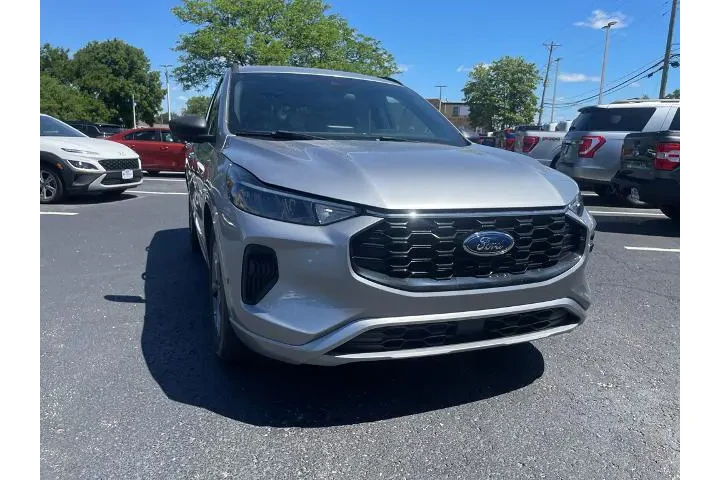 $22075 : Ford Escape 2023 ST-Line 4dr image 2