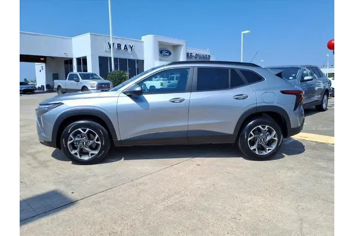 $21988 : Chevrolet Trax 2025 LT 4dr C image 2