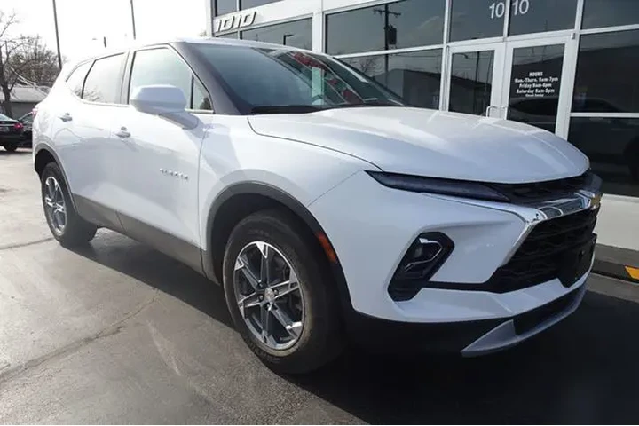 $19990 : 2023 Blazer image 2
