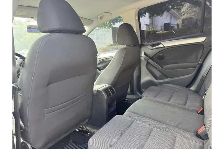 $3999 : 2013 Golf 2.5L PZEV image 10