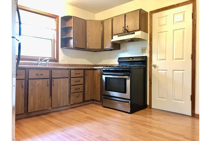$800 : 1 beds and 1 baths available image 1