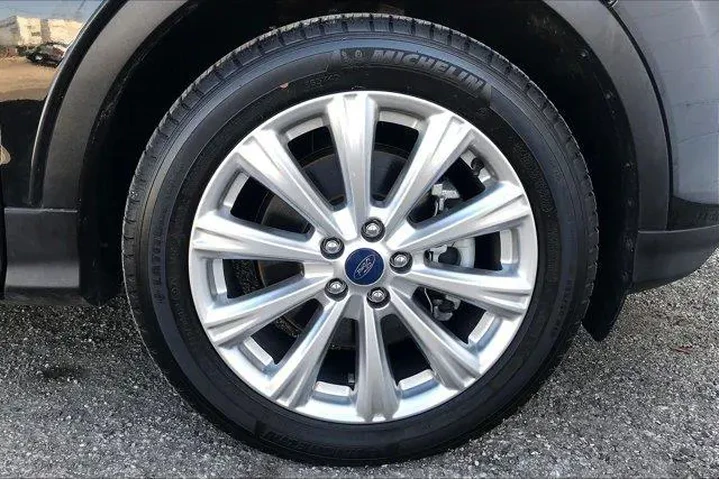 $11995 : Ford Escape 2017 Titanium 4d image 8