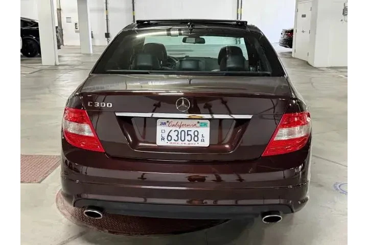 $11300 : 2011 C-CLASS image 3