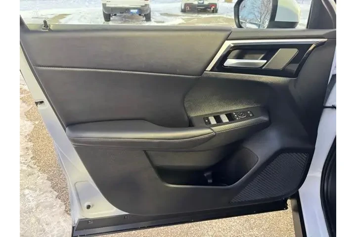 $23864 : Mitsubishi Outlander 2024 SE image 8