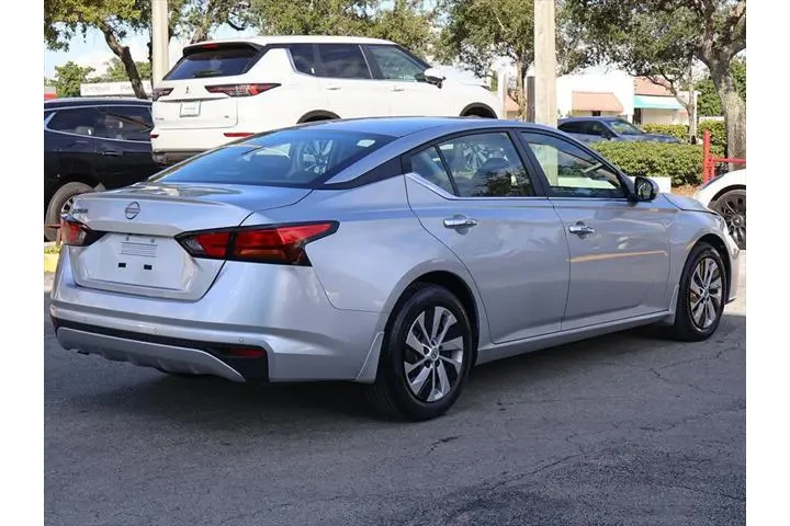 $15995 : Nissan Altima 2023 2.5 S 4dr image 7