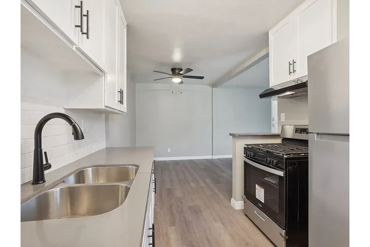 $2450 : 2bed 2ba available for rent image 7