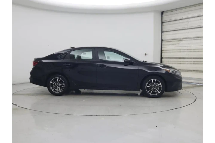 $17998 : Kia Forte 2023 LXS 4dr Sedan image 7