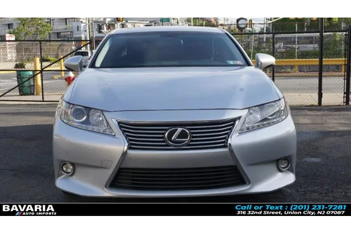 $13995 : 2015 ES 350 4dr Sdn image 2
