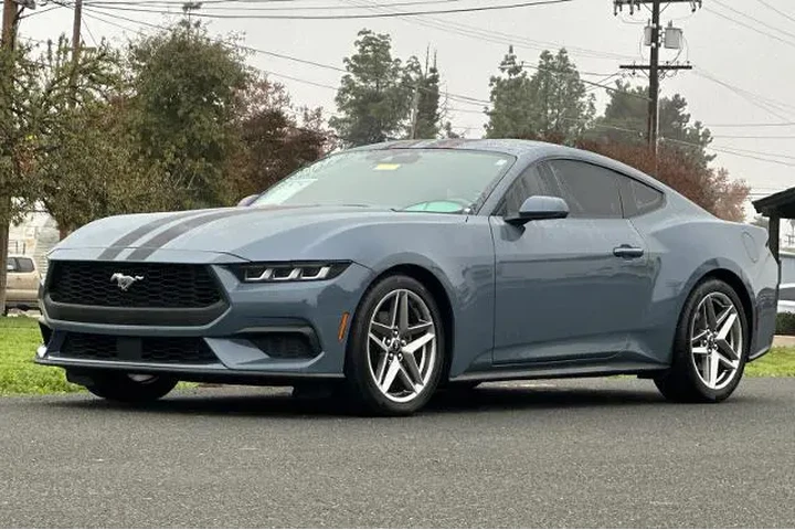 $27966 : Ford Mustang 2024 EcoBoost 2 image 10