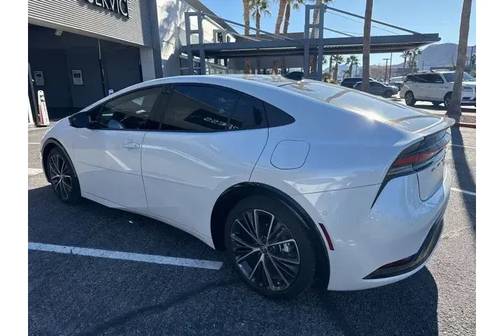 $34012 : Toyota Prius 2026 Limited 4d image 7