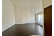 $2580 : 3bed and 2bath Korean town LA thumbnail
