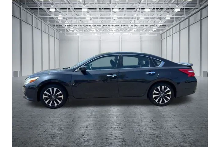 $10097 : Nissan Altima 2017 2.5 SV 4d image 4