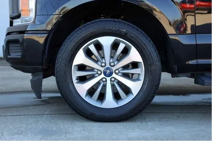 $18388 : Ford F-150 2018 4x2 XL 4dr S image 9