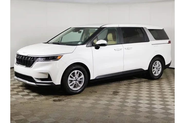 $30299 : Kia Carnival 2024 LX 4dr Min image 9