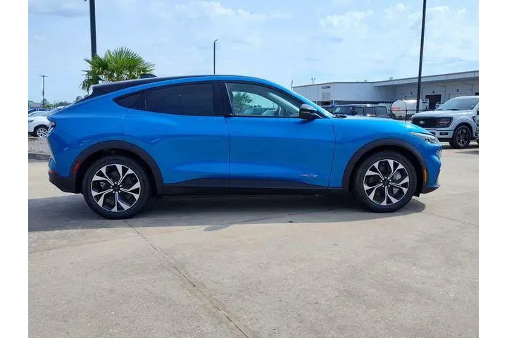 $35987 : Ford Mustang Mach-E 2025 Sel image 8