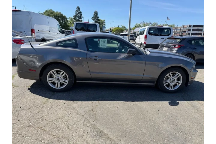 $13000 : Ford Mustang 2013 V6 2dr Fas image 6