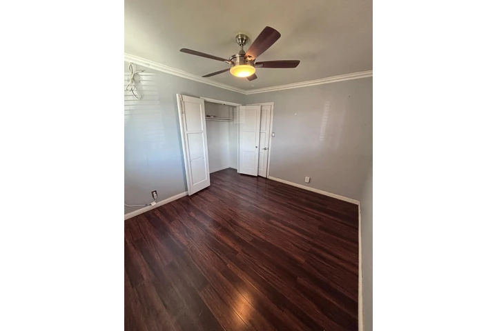 $2650 : CASA MODERNA EN RENTA image 4