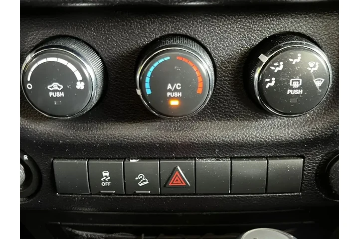 $16500 : Jeep Wrangler Unlimited 2014 image 7