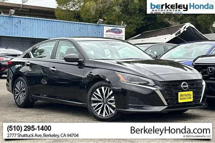 $16881 : Nissan Altima 2024 2.5 SV 4d image 1