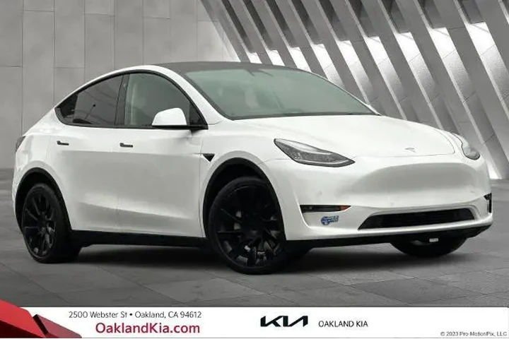 $28900 : Tesla Model Y 2021 AWD Long image 1