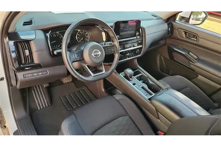 $33856 : Nissan Pathfinder 2025 SV 4d image 9