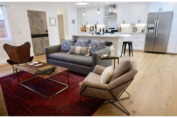 $1100 : Beautiful one bedroom 1bath image 6