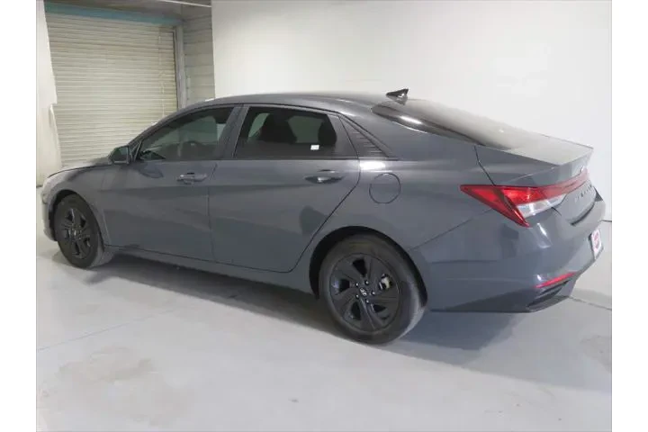 $18770 : Hyundai ELANTRA 2023 SEL 4dr image 8