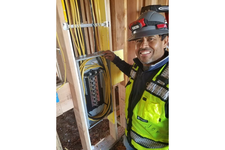 AB Electric :All Pro image 1