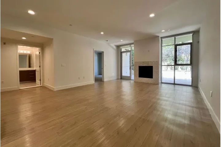 $1500 : 1Bed 1 bath Apt in Koreatown image 4