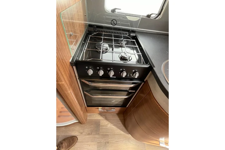 $12000000 : Vendo excelente autocaravana. image 1