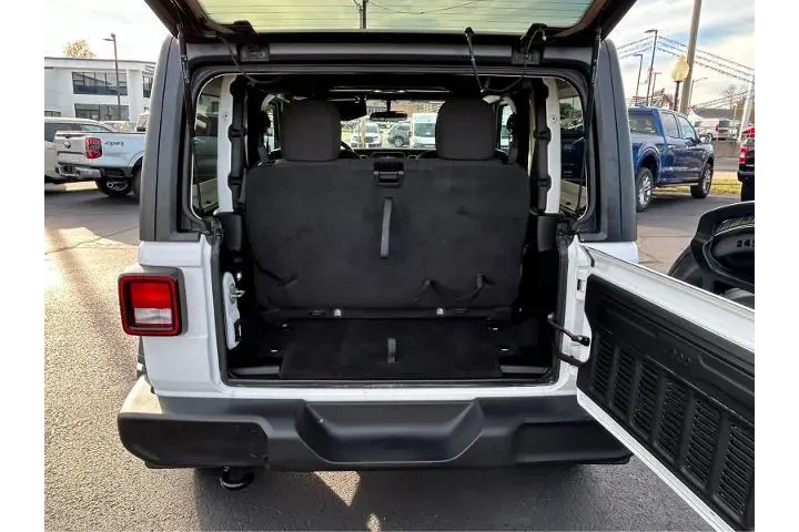 Jeep Wrangler 2020 4x4 Sport image 6