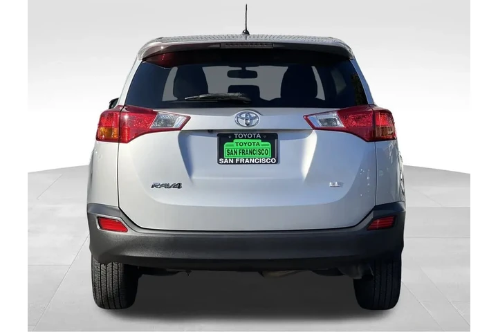$14788 : 2015 RAV4 LE image 4