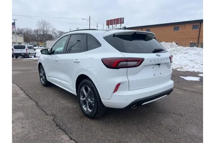 $24250 : Ford Escape 2023 AWD ST-Line image 6